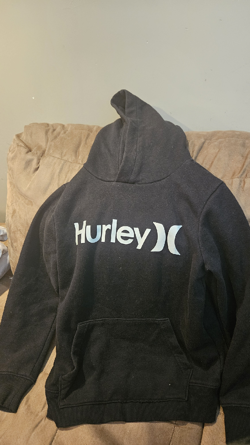 Hurley Black Hoodie 🥕