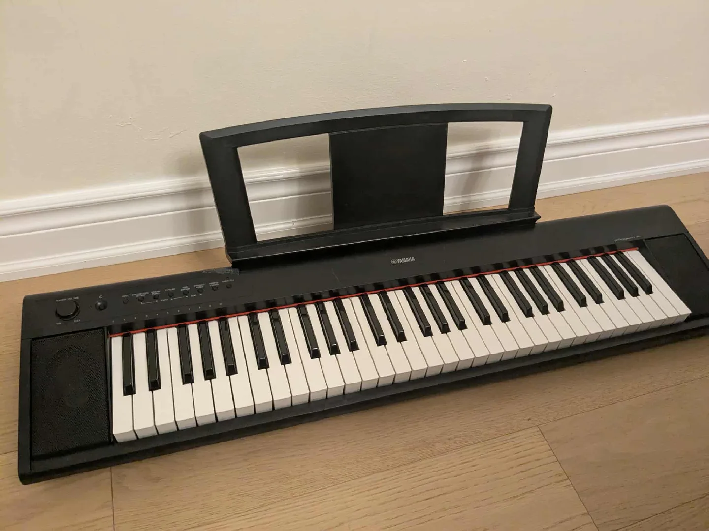 Piano Yamaha NP-11 thumbnail