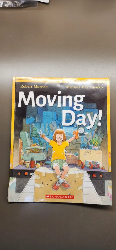 Moving Day! by Robert Munsch & Michael Martchenko thumbnail