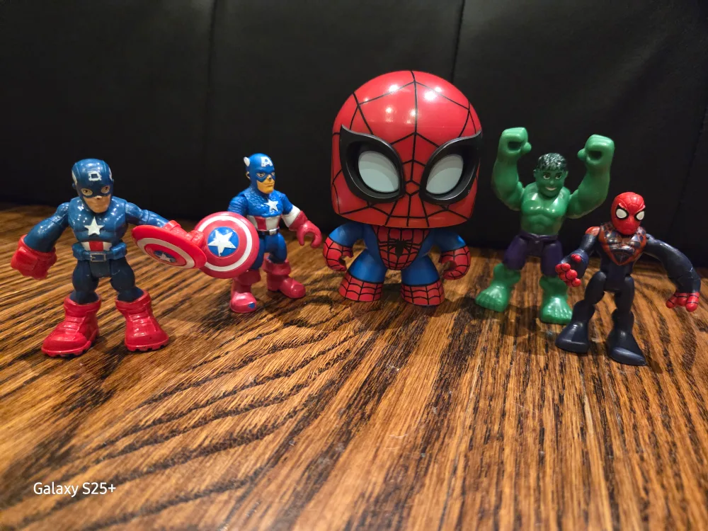 Marvel Super Hero Adventures Action Figures thumbnail