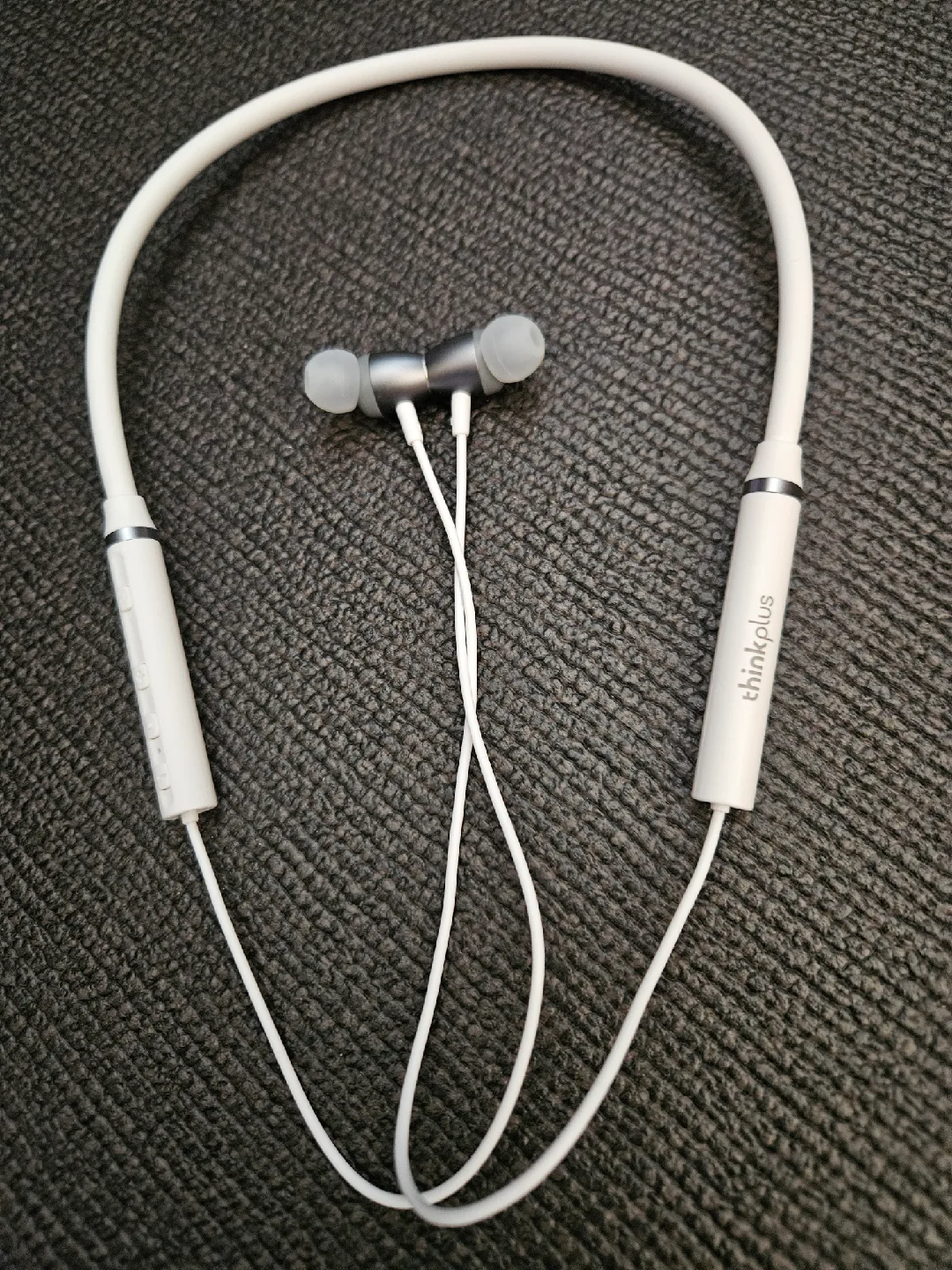 Lenovo Bluetooth wireless neckband Sports (Brand New) image indicator(7)