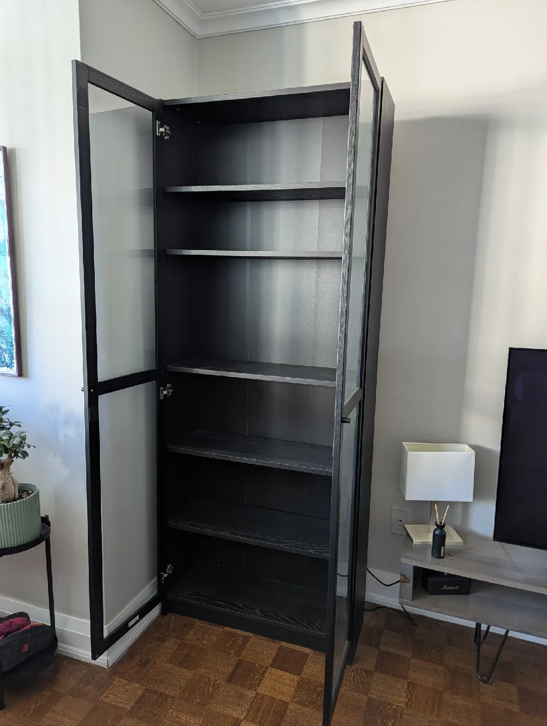 IKEA Billy Bookcase with Glass Doors image indicator(4)
