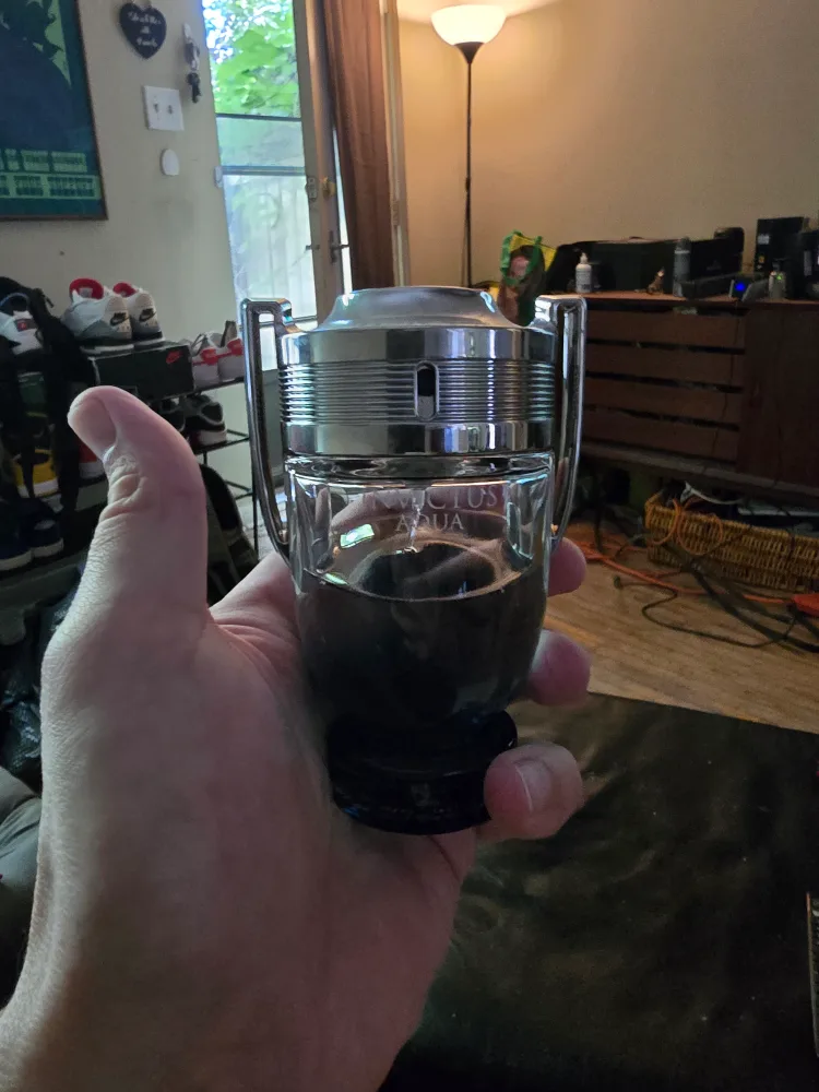 Paco Rabanne Invictus Aqua Cologne image indicator(2)