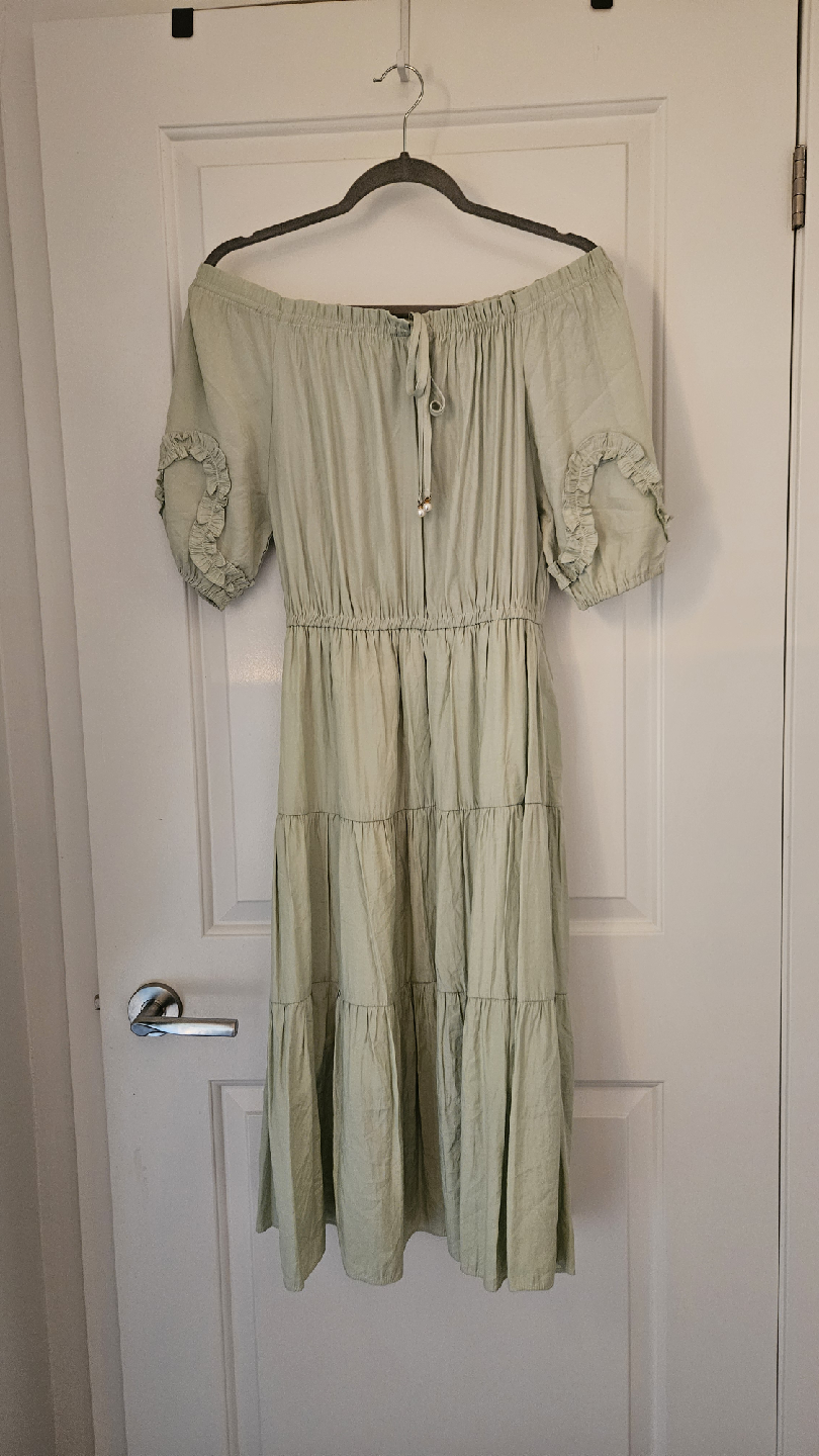 Off-the-shoulder Tiered Dress - Sage Green. Size Medium - photo 3