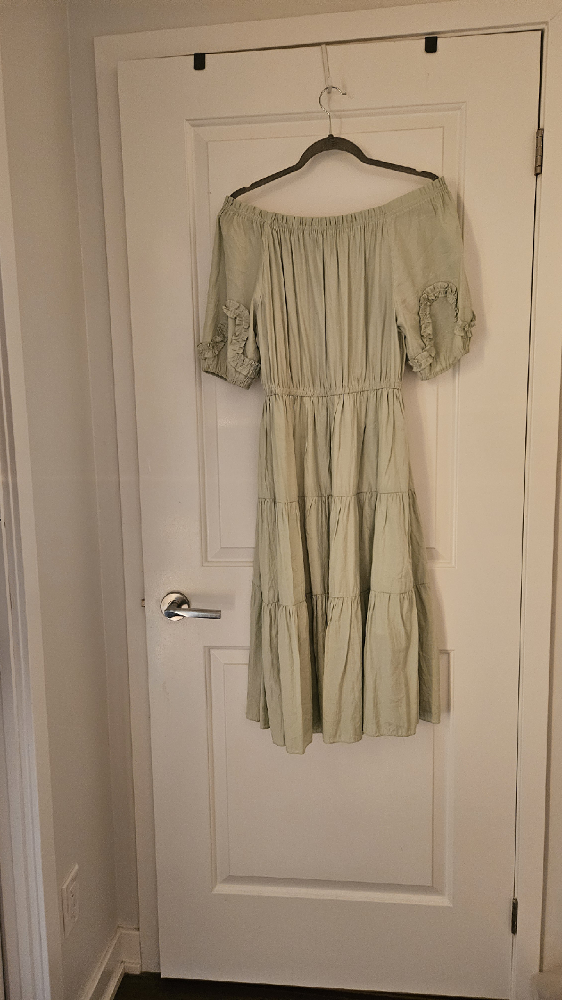Off-the-shoulder Tiered Dress - Sage Green. Size Medium - photo 4