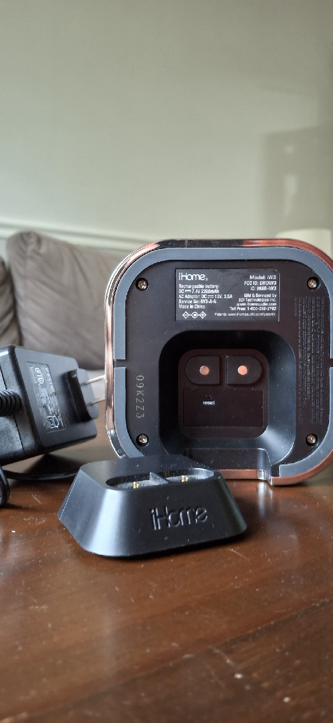 IHOME Bluetooth speaker - photo 4