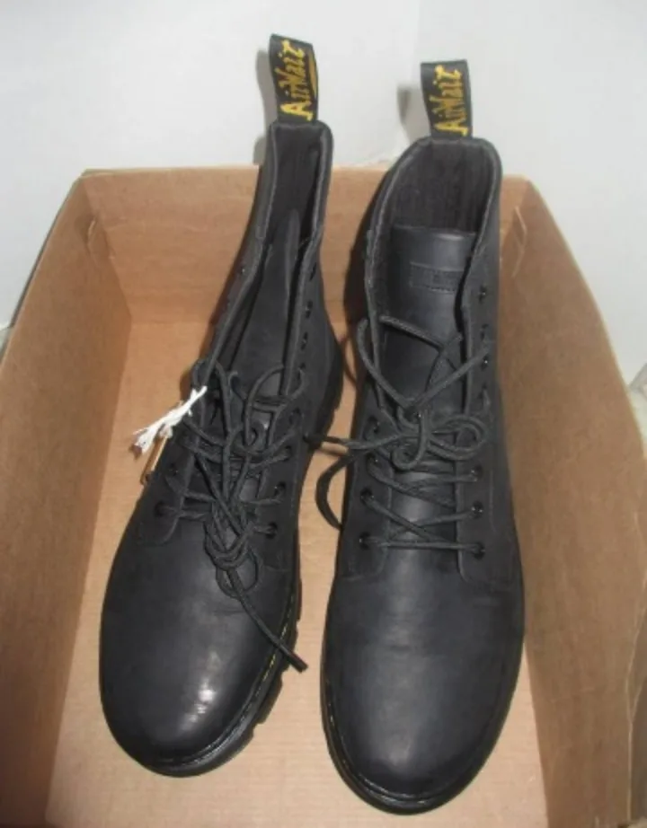 Men's Size 12 Dr. Martens Combs Leather Casual Boots image indicator(2)