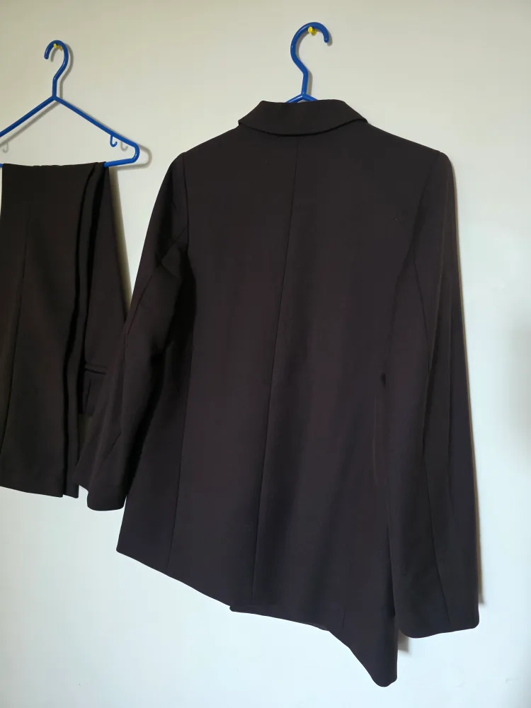 H&M Brown Blazer & Pants Suit - Matching Set image indicator(7)