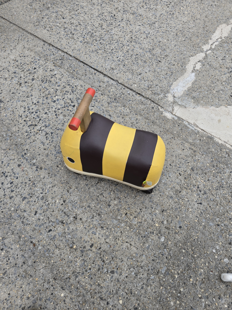 Wheely Bug Bee Ride-On Toy - photo 2