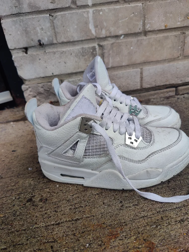 Jordan 4 Retro White Shoes - Size 5.5 US thumbnail