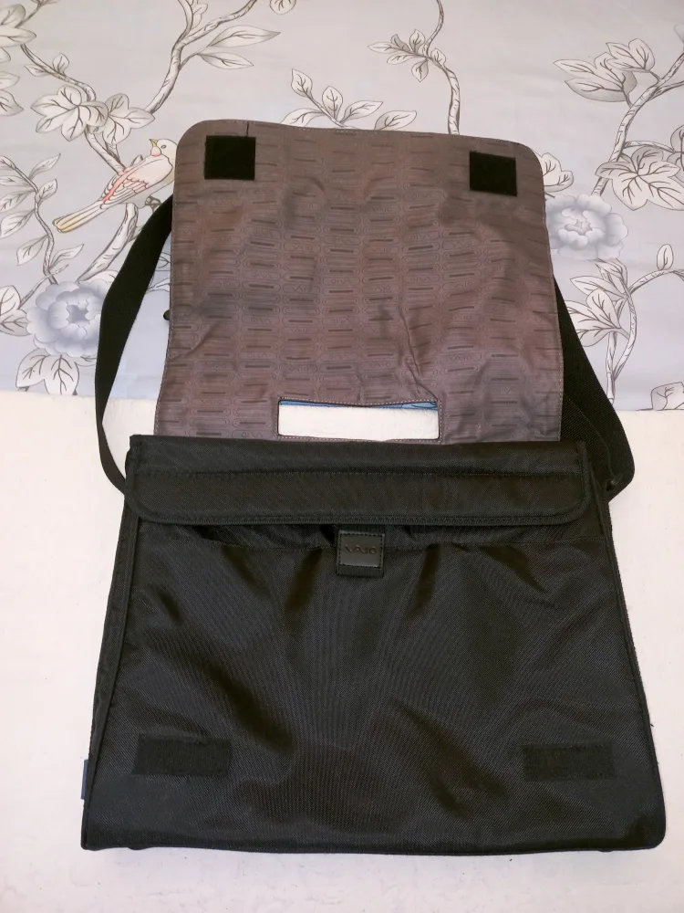 Vaio Laptop Bag image indicator(2)