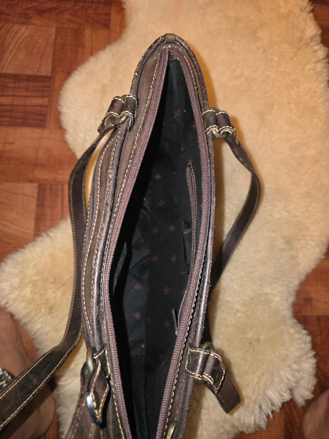 Fossil Brown Leather Tote Bag image indicator(3)