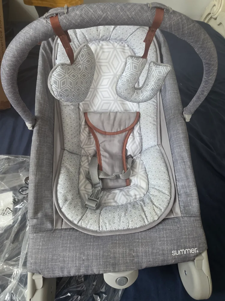 Summer 2-in-1 Bouncer & Rocker Duo - Like New! image indicator(2)