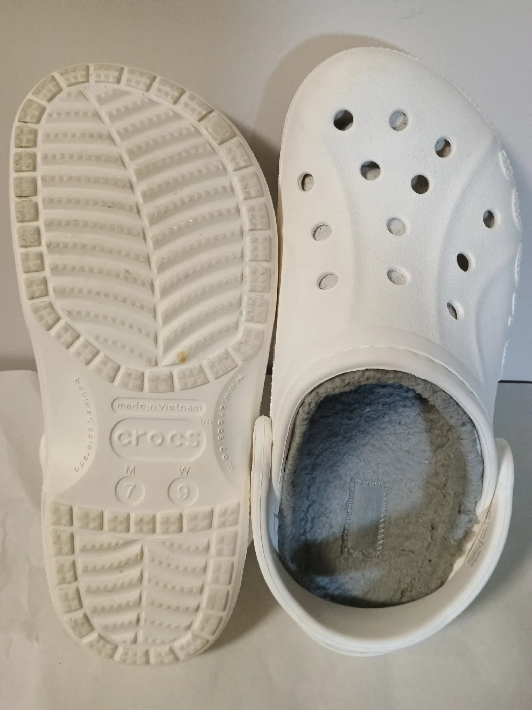 Baya Crocs Classic Lined Clog White, Men's 7/Women's 9 image indicator(4)