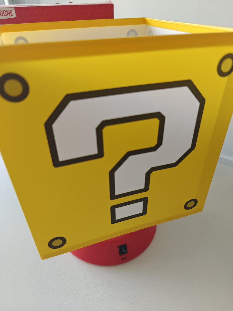 Super Mario Question Block Icon Lamp - photo 2