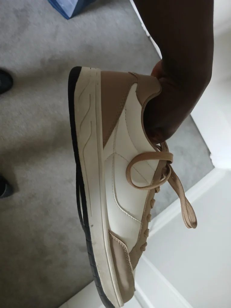 Beige and White Sneakers image indicator(3)