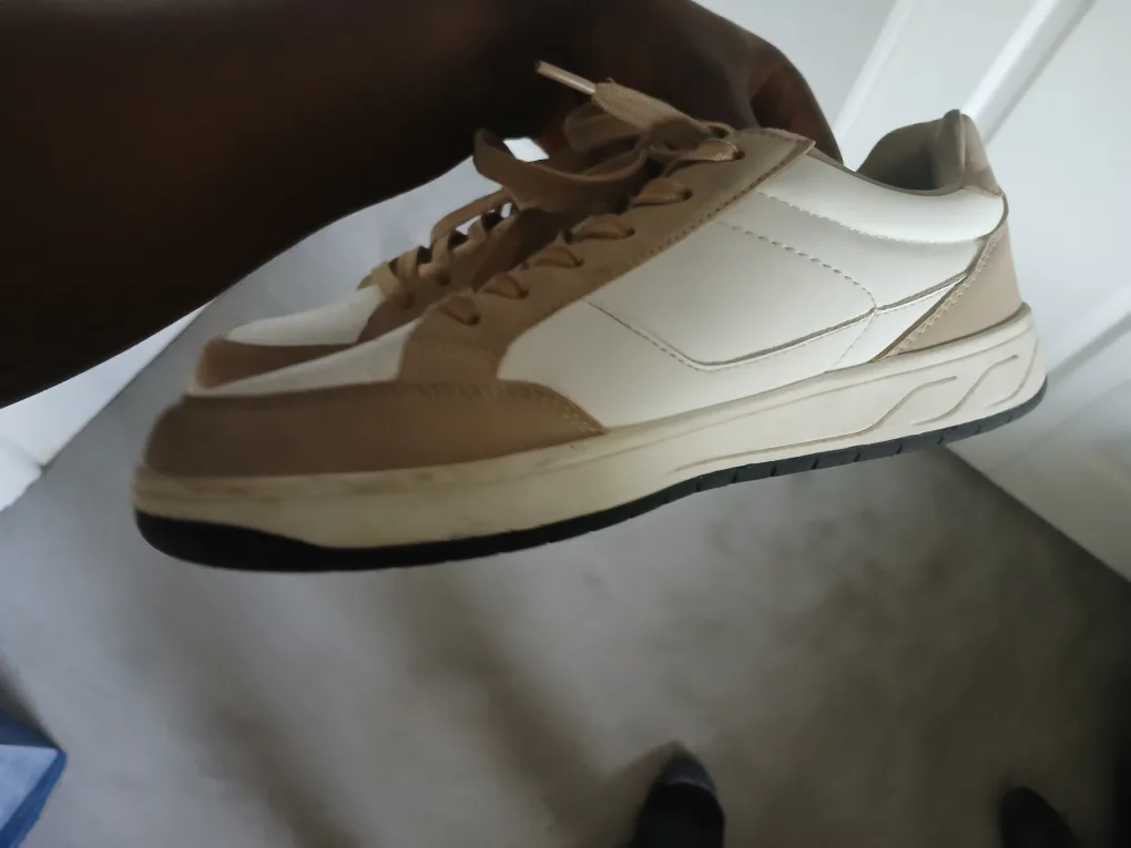 Beige and White Sneakers image indicator(5)