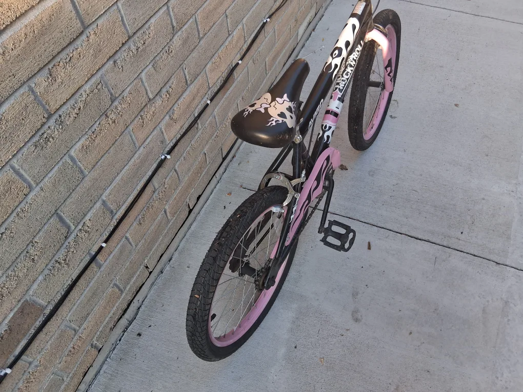 Avigo Rock N Roll BMX Bike - Pink & Black image indicator(2)