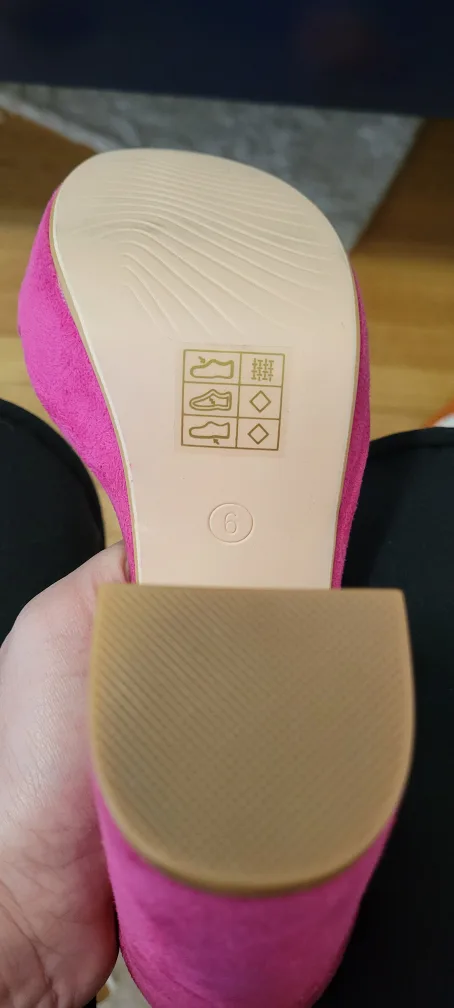 Brand New Pink Suede Platform Heels - Size 6 image indicator(5)