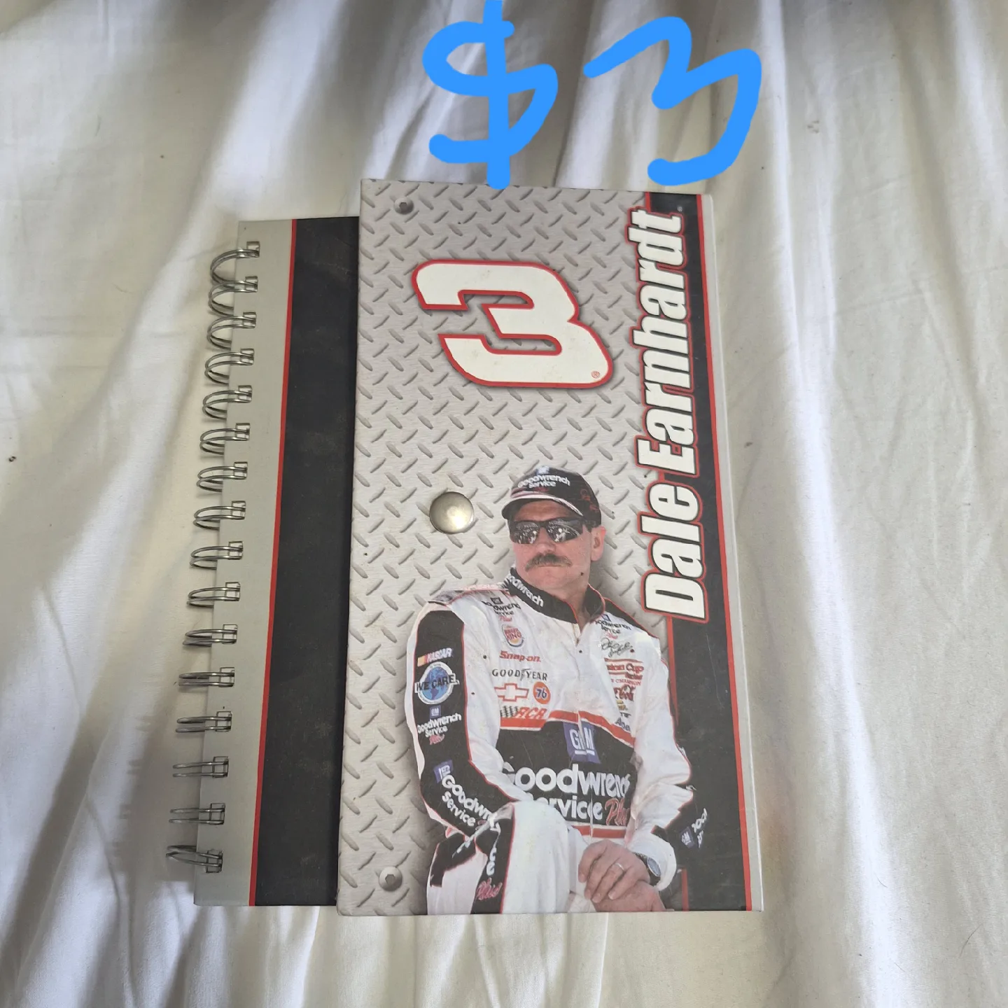 NASCAR Dale Earnhardt Keychains & Memo Pads image indicator(7)