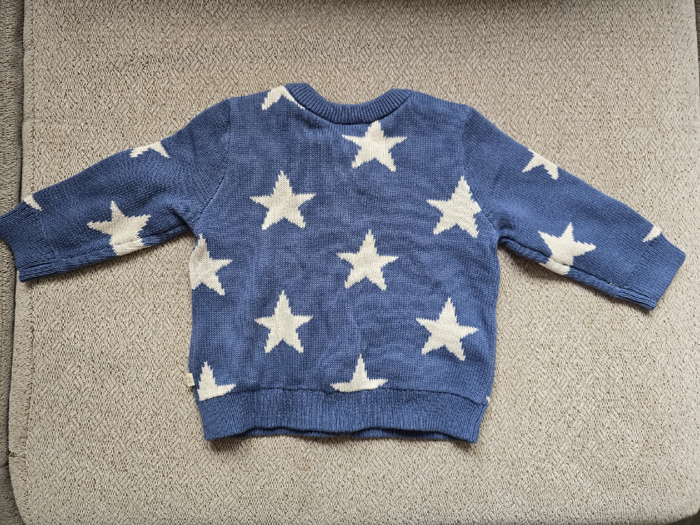 [BRAND NEW] Baby Gap Sweater Cardigan (Size 6-12 months) - photo 2