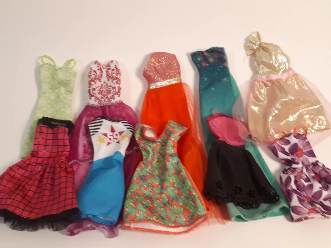 Barbie Doll with Clothing and Accessories image indicator(4)