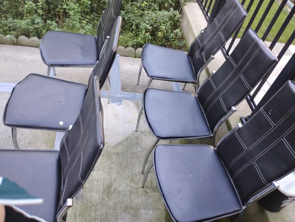 Set of 6 Black Dining Chairs image indicator(3)