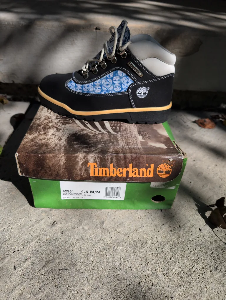 Timberland Navy Blue Field Boot - Size 4.5. Vintage thumbnail