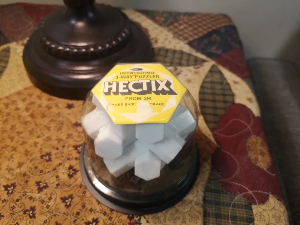 💎 Hectix Crystal Puzzle Display Ornament ~ White image indicator(2)