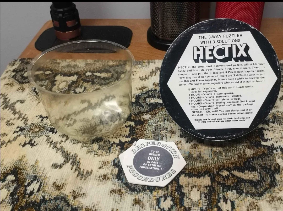 💎 Hectix Crystal Puzzle Display Ornament ~ White image indicator(3)