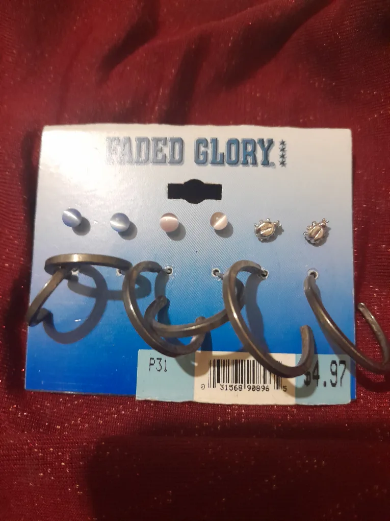 Faded Glory Earring Set thumbnail