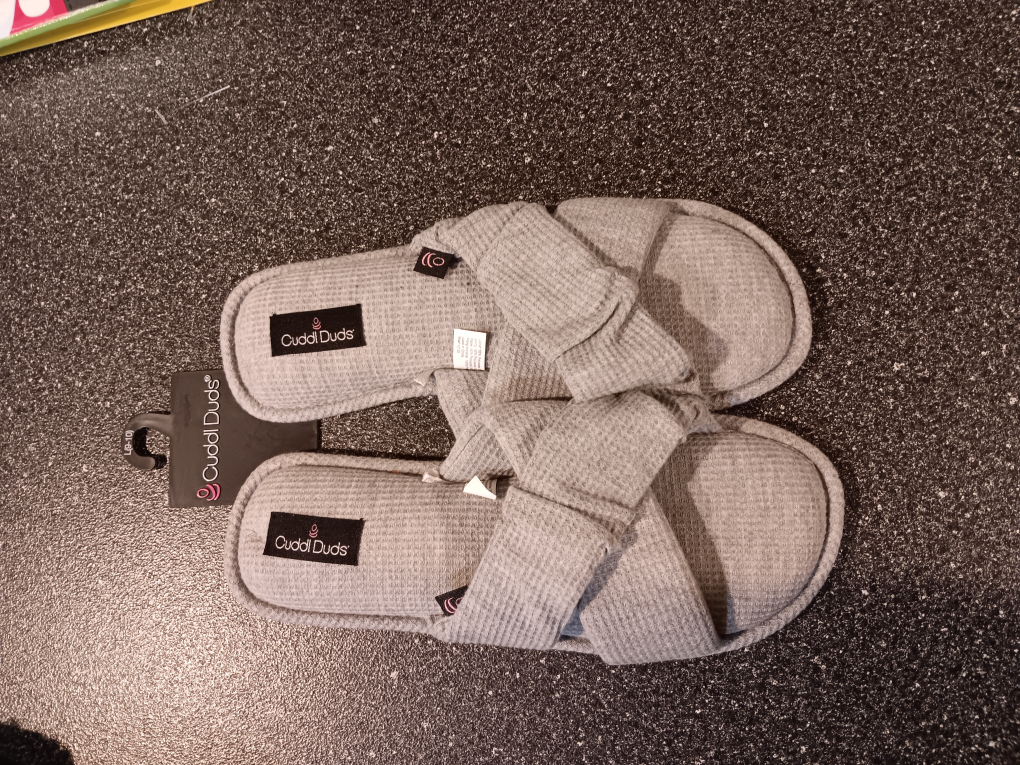 Cuddl Duds Gray Slippers Size L/9-10