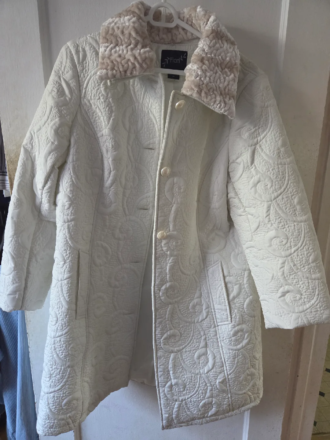 Fiori White Quilted Coat - Size XL thumbnail