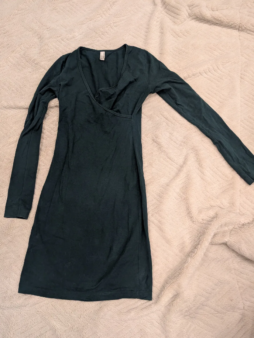 American Apparel Long Sleeve Criss-Cross Dress (Green) image indicator(3)