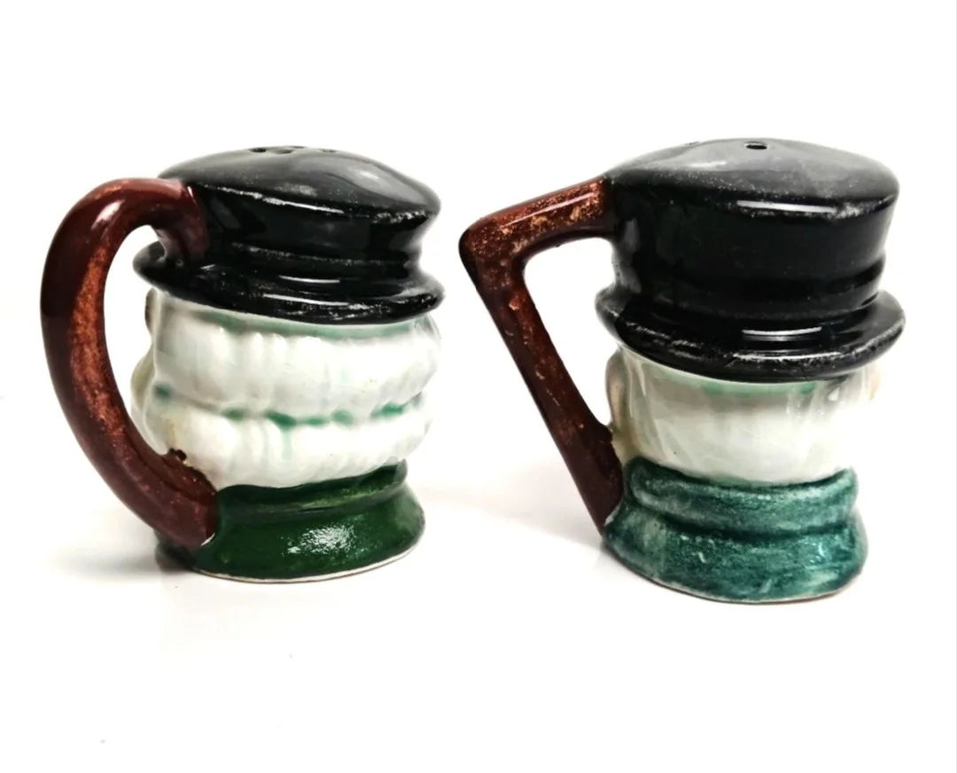 Toby Faces Salt and Pepper Shakers ~ Ceramic S&P Shaker Set image indicator(7)