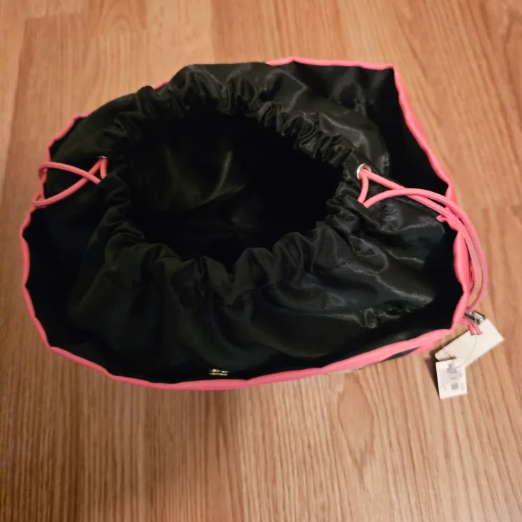 Victoria's Secret Drawstring Bag image indicator(2)
