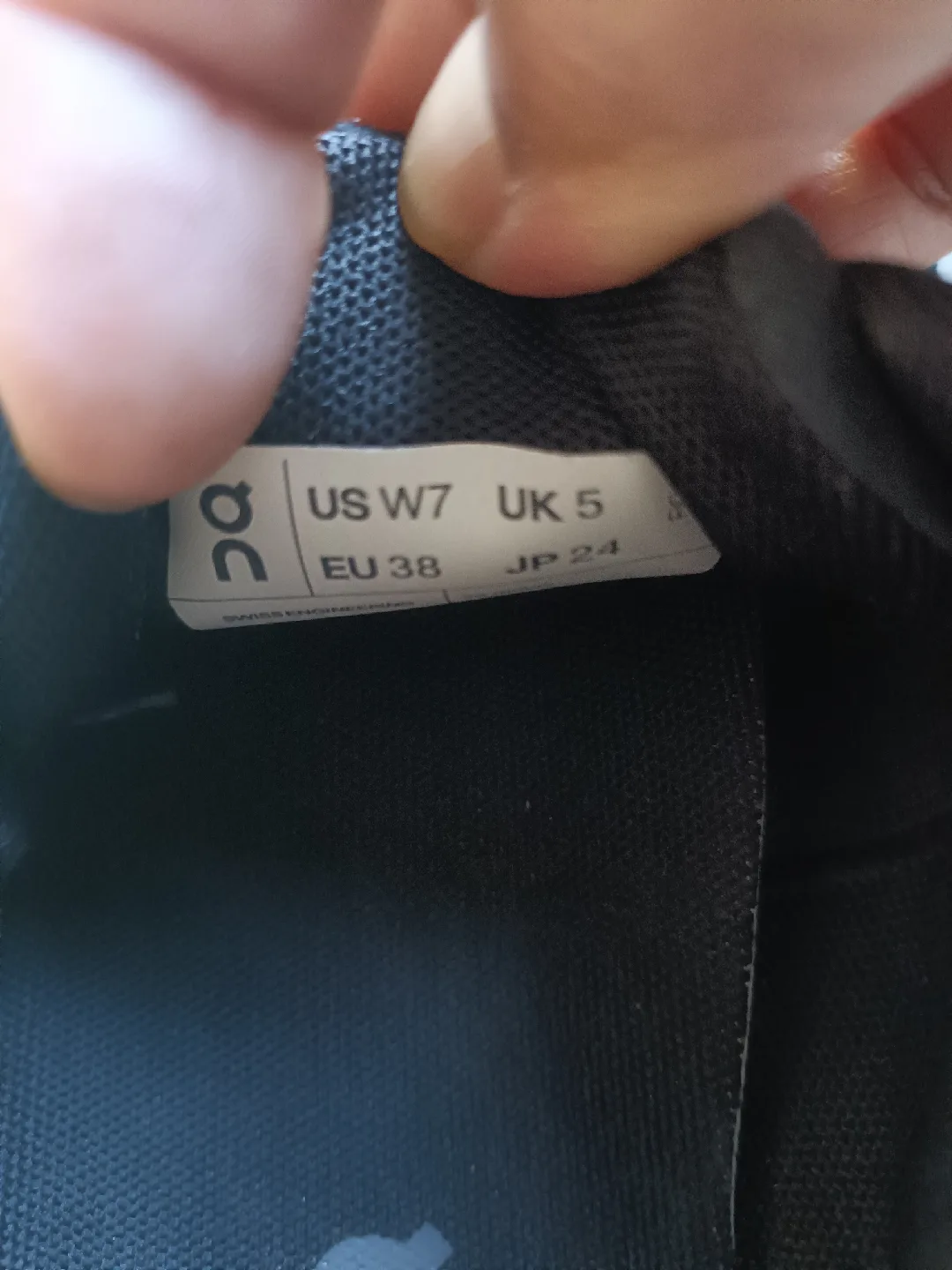 On Cloud Running Shoes - Women's Size 7 image indicator(4)