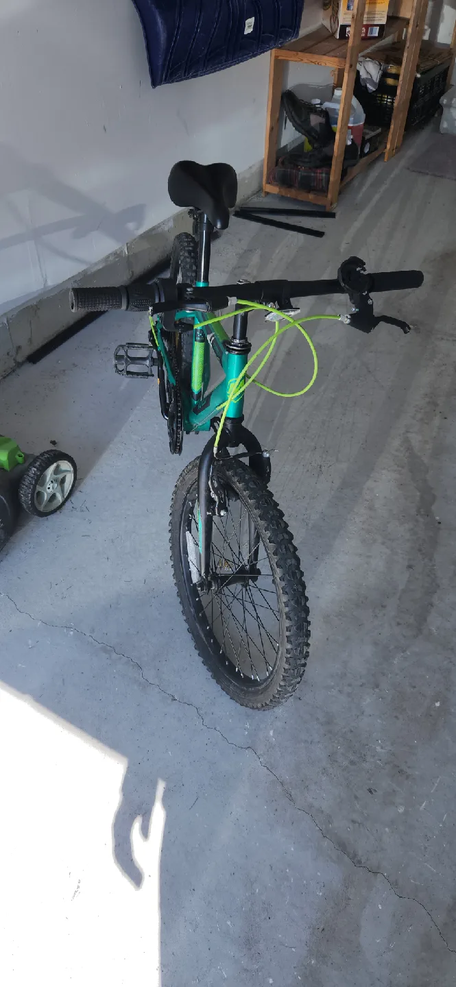 Mongoose 20-inch Bike - Green image indicator(3)