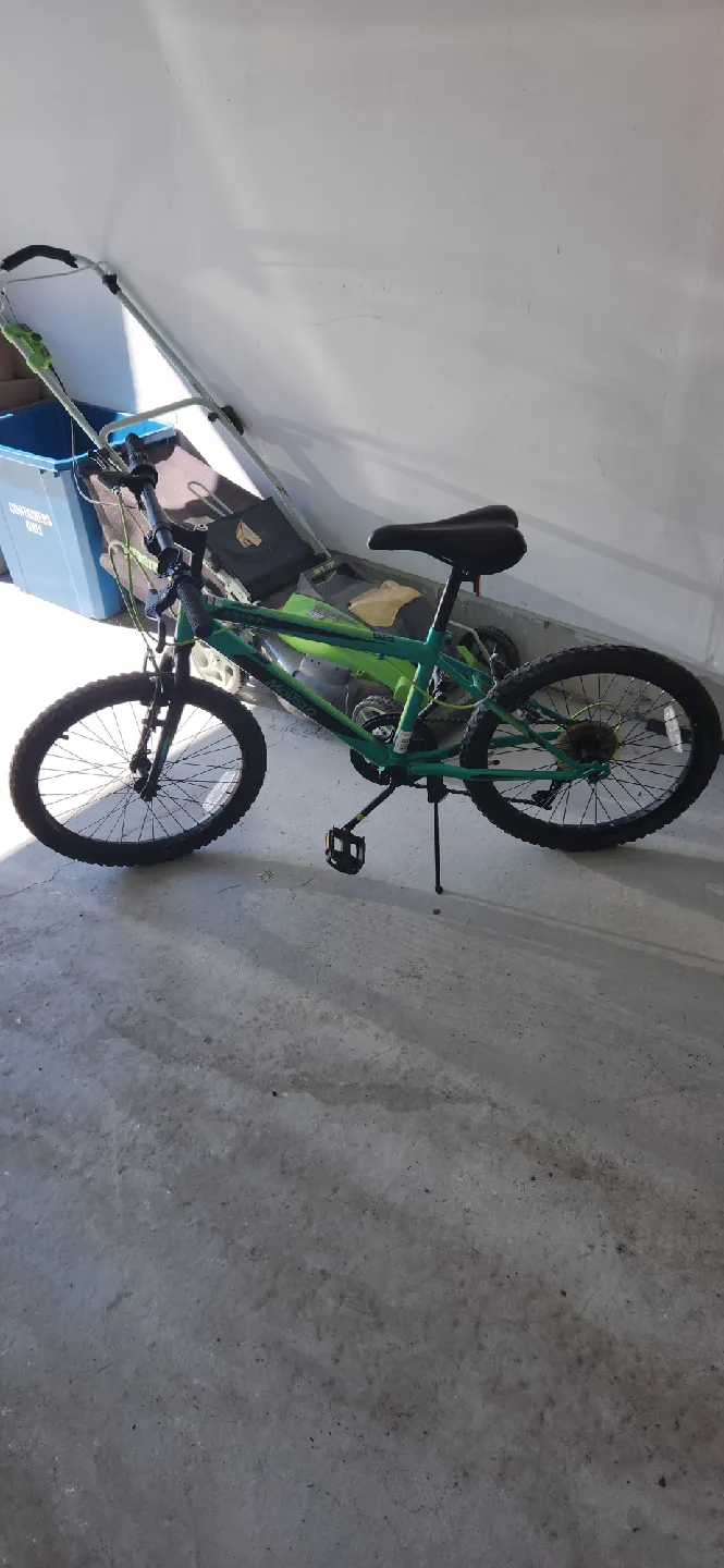 Mongoose 20-inch Bike - Green image indicator(6)