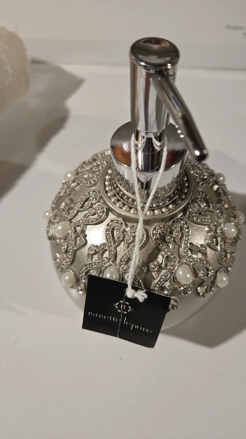 Nanette Lepore Soap Dispenser & Toothbrush Holder image indicator(3)