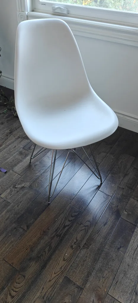 Structube Eames Style White Dining Chair image indicator(4)