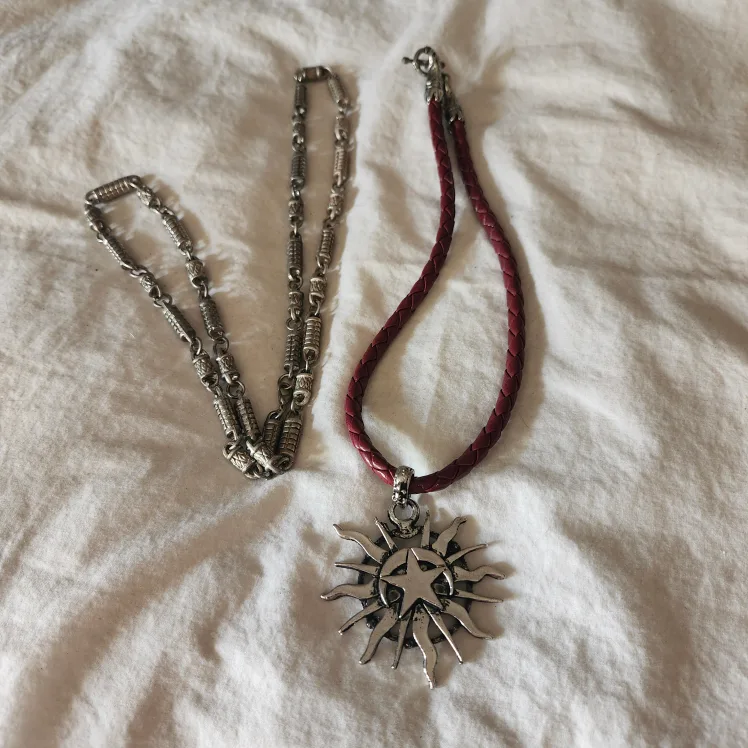 Star Necklace and Silver-toned Chain thumbnail