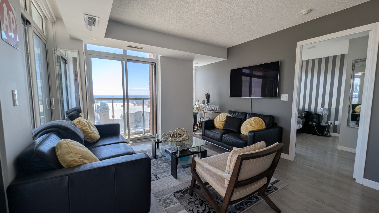 2-bed, 2-bath corner suite in Liberty Village - photo 3