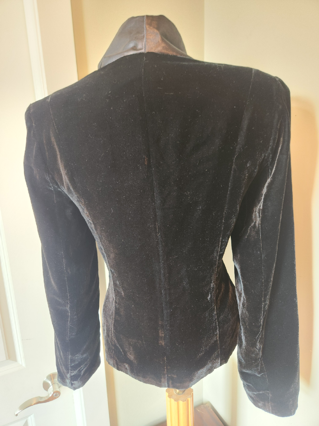 VINTAGE DARK GOTHIC ATTIRE Velvet BLACK Tie-Front coat - photo 3