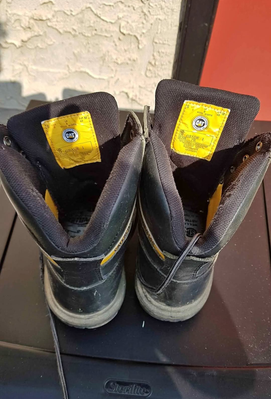 Caterpillar steel toe work boots size 9