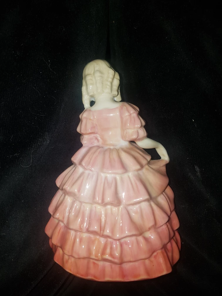 Royal Doulton Figurine Rose HN/1368 - photo 2