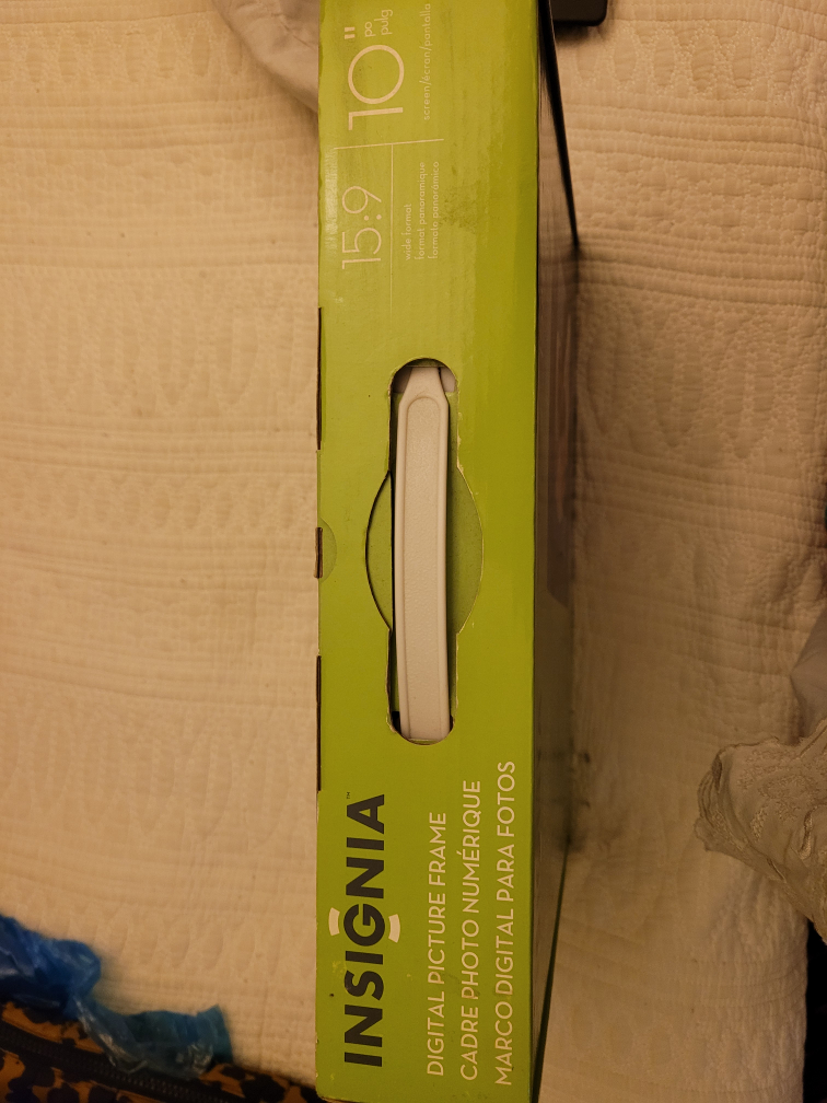 Insignia 10" Digital Picture Frame - photo 2