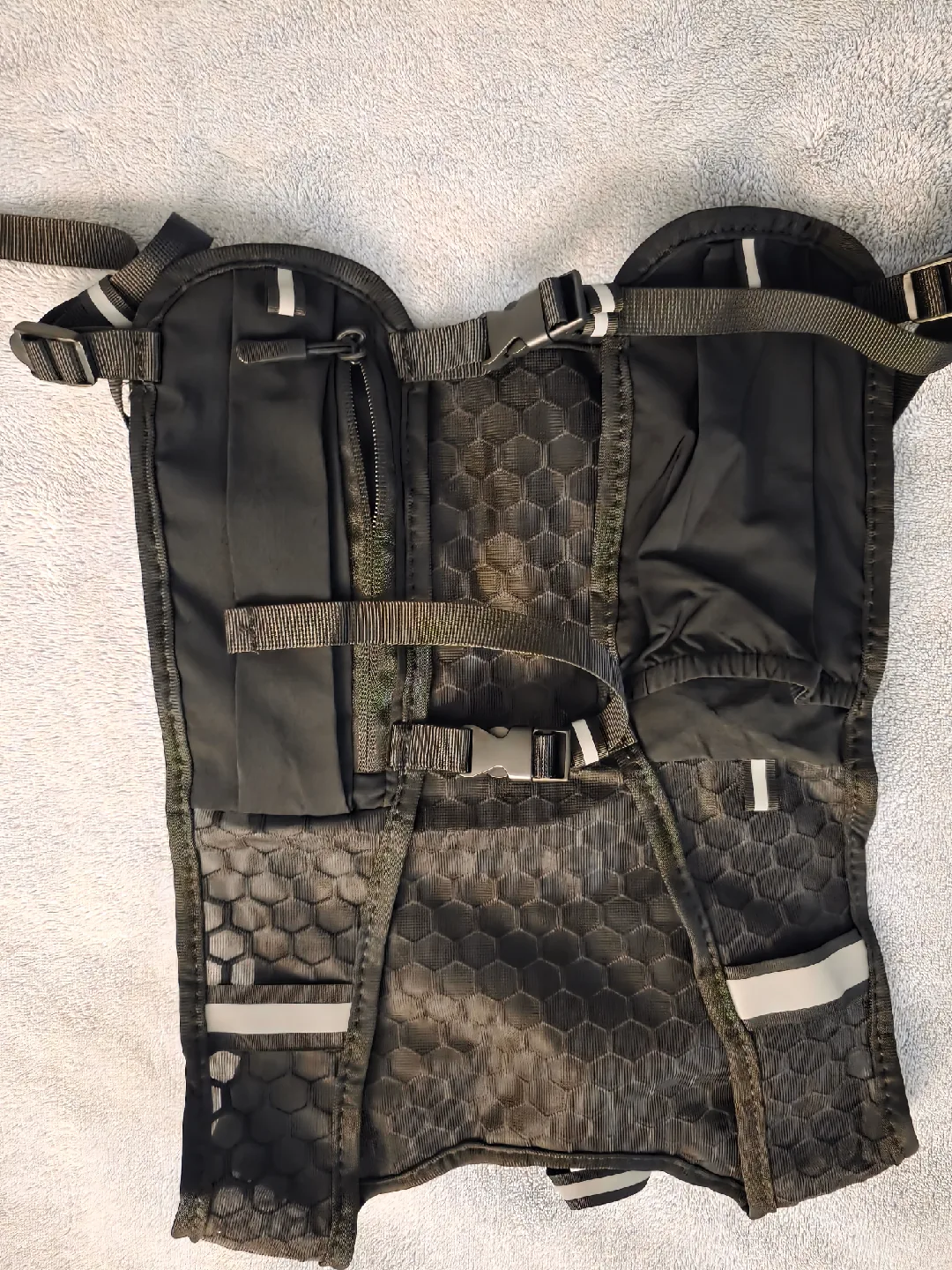 Black Running Vest - Lightweight & Portable