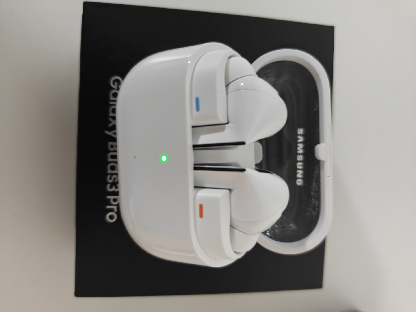 Samsung Galaxy Buds3 Pro - White, Like New! - photo 2