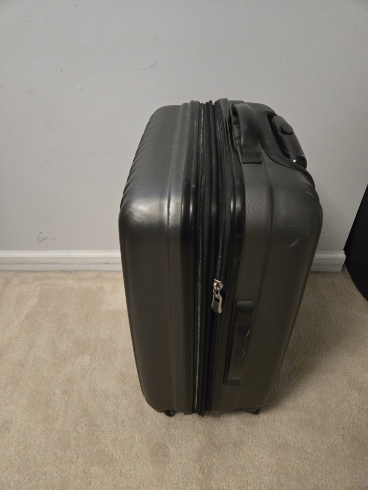 Ricardo Beverly Hills Carry-On Suitcase - Grey - photo 4